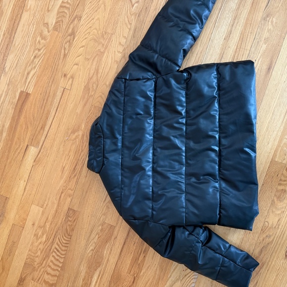 Gap black faux leather puffer - Picture 3 of 3
